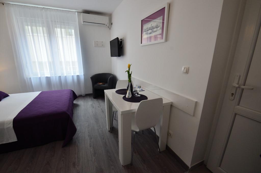 זאדאר Downtown Main Street Studio מראה חיצוני תמונה