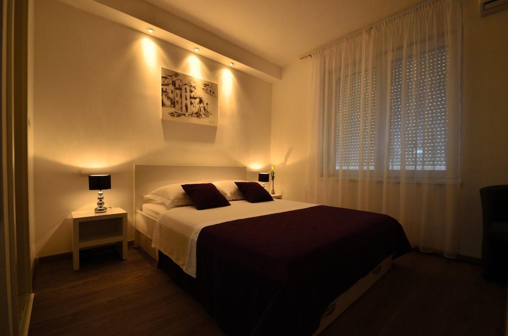 זאדאר Downtown Main Street Studio חדר תמונה