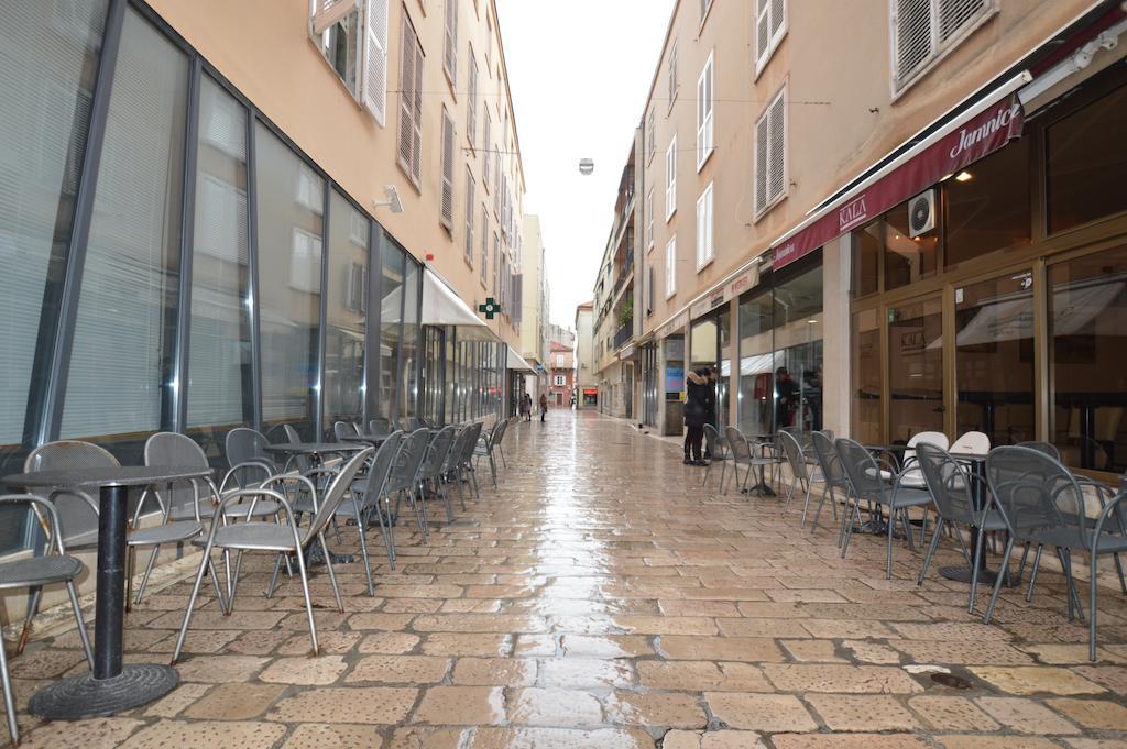זאדאר Downtown Main Street Studio חדר תמונה